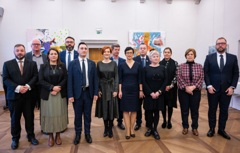 20250209 01413567 (Representatives of Slovenia and the countries of the Western Balkans stand next to each other at Villa Vipolže)