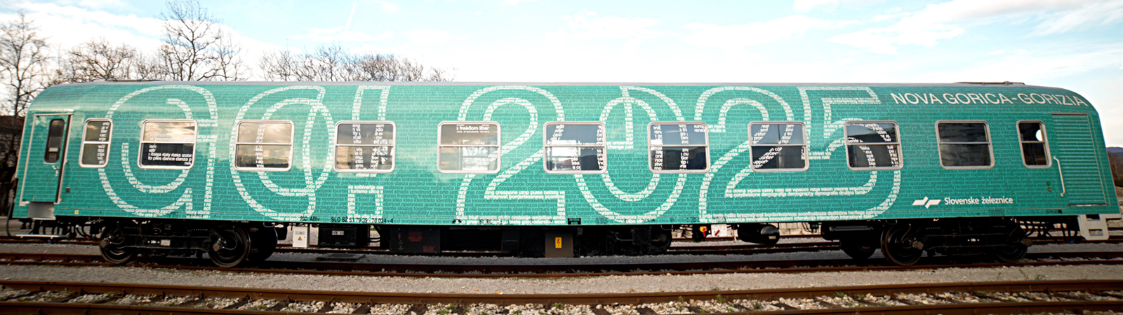 Vagon vlaka z grafitom GO! 2025