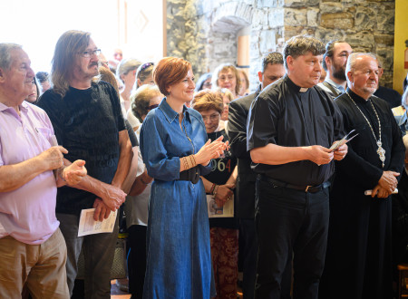 Ministrica za kulturo in ostali udeleženci odprtja obnovljene Rotunde sv. Elija v Kopru 