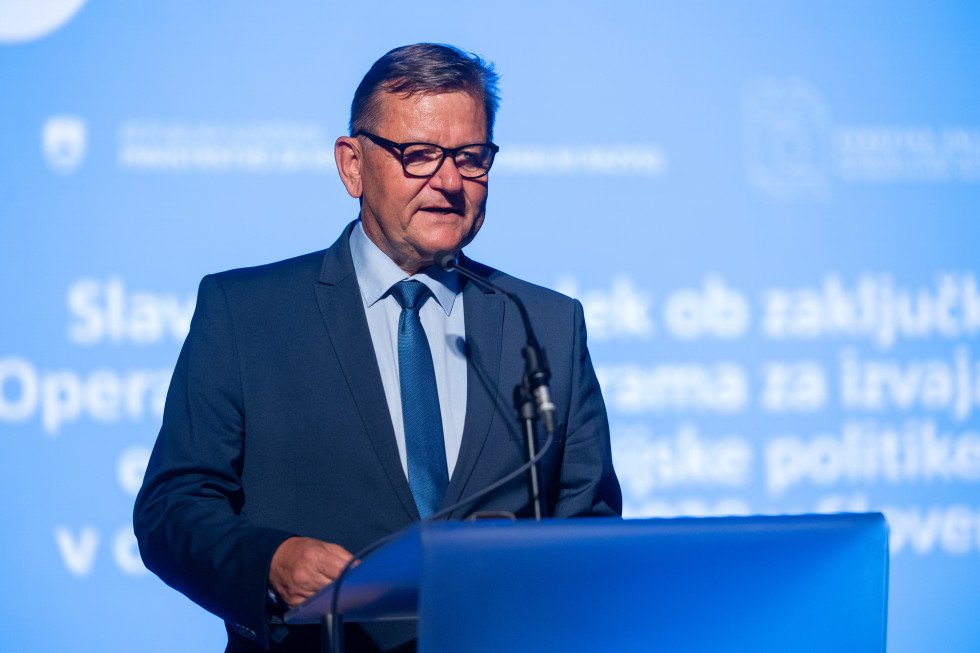 Minister dr. Aleksander Jevšek