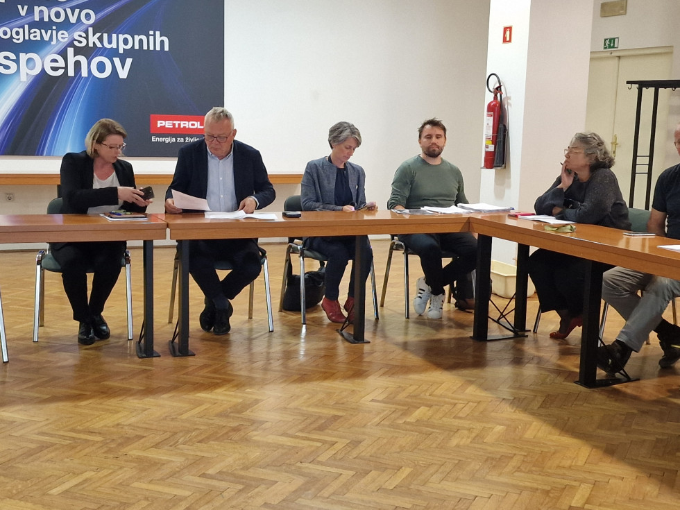 Iz leve proti desni:dr. Lidija kegljevič Zagorc, minister Jože Novak, dr. Katarina Groznik Zeiler in predstavnik Zavoda za varstvo narave Republike Slovenije 