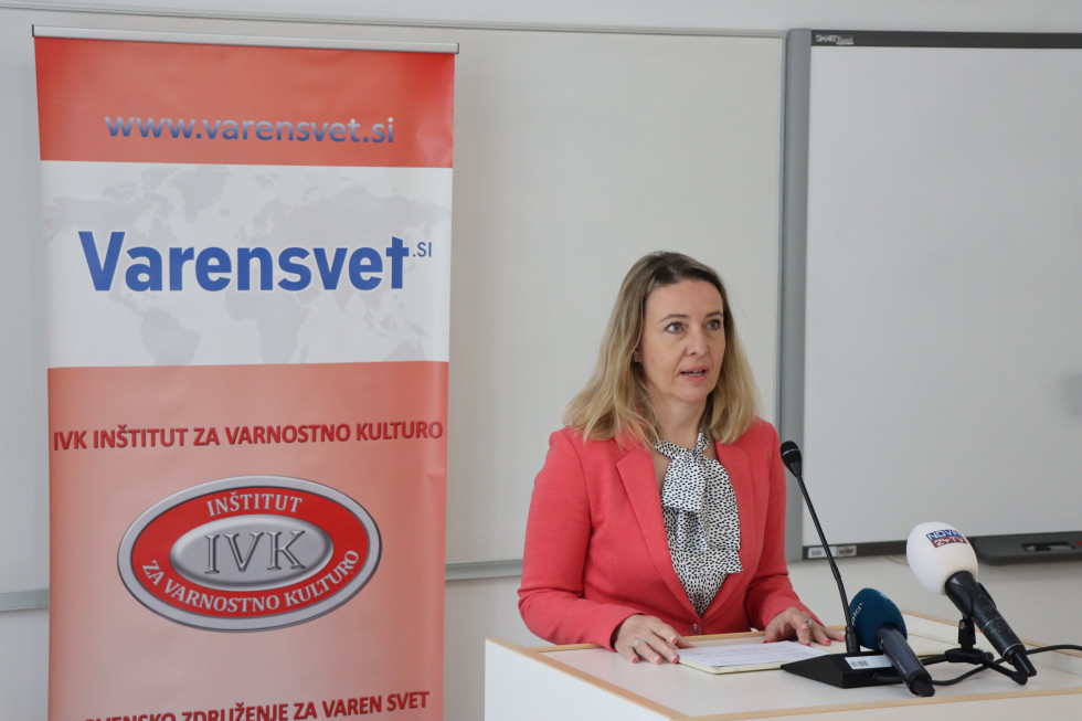  Državna sekretarka Helga Dobrin je nagovorila udeležence konference