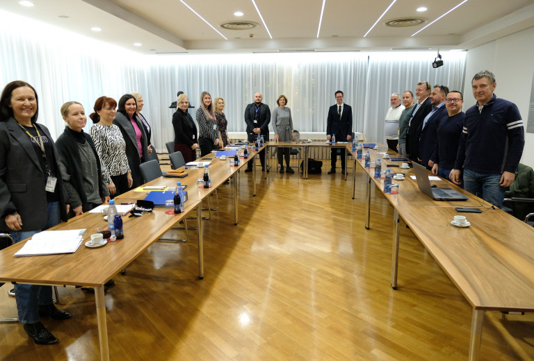 Začeli pogajanja o normativnem delu Kolektivne pogodbe za obrambo zaščito in reševanje