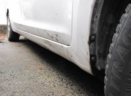 poškodba na sprednjem desnem pragu osebnega vozila Hyundai i20 1.4 (LPG)