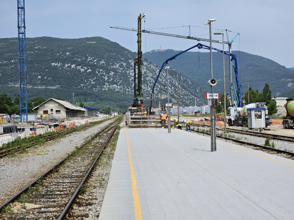 nadzor na gradbišču nadgradnje železniške postaje Nova Gorica