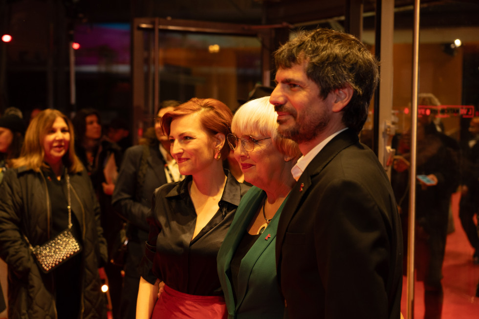 Eröffnung der Berlinale: von links nach rechts: Kulturministerin Dr. Asta Vrečko, die deutsche Kulturministerin Claudia Roth und der spanische Kulturminister Ernest Urtasun.