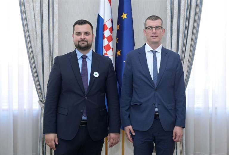 Srečanje veleposlanika Dovžana s poslancem Hrvaškega sabora Amirjem Hodžićem