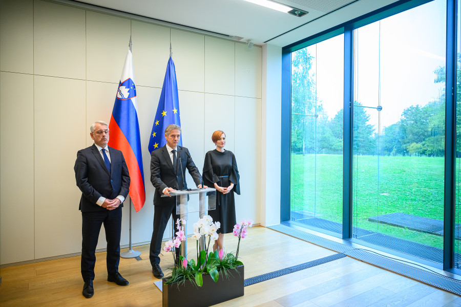 Prime Minister Robert Golob, Minister Asta Vrečko in Minister Matjaž Han