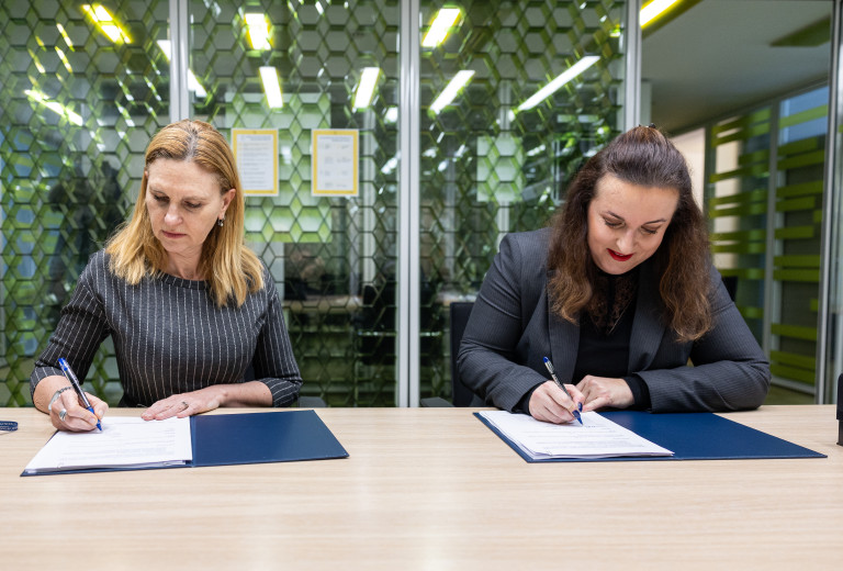 Signing the STA Contract: "This government guarantees financial independence and journalistic autonomy"