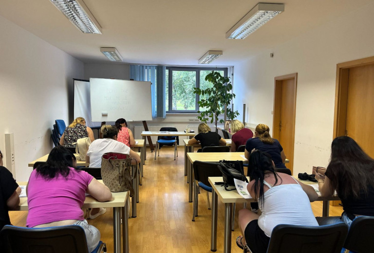 Start of Slovenian language courses at survival level