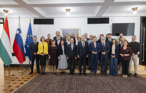 54032300164 4553b7dec1 o (Minister Matej Arčon, ministerial commissioner Ferenc Kalmárand the Slovenian and Hungarian delegation. Group photo, Hungarian, Slovenian and European flags on the side.)